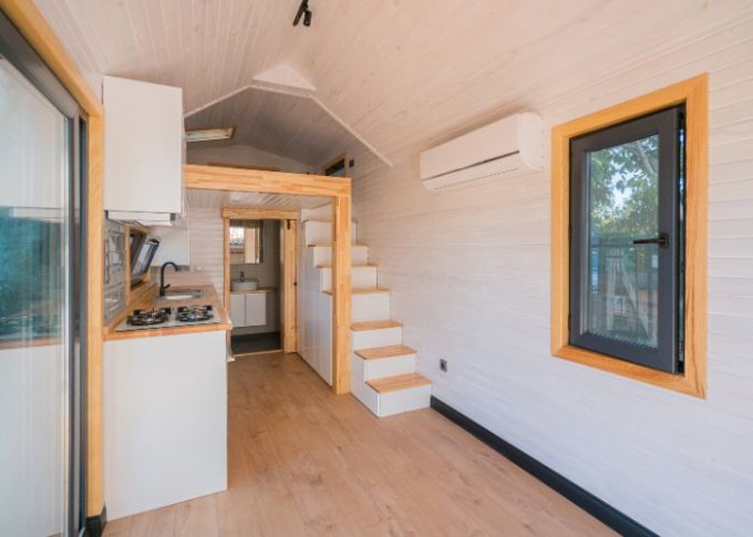 Minimalizm w projektowaniu wnętrza w małym domu
